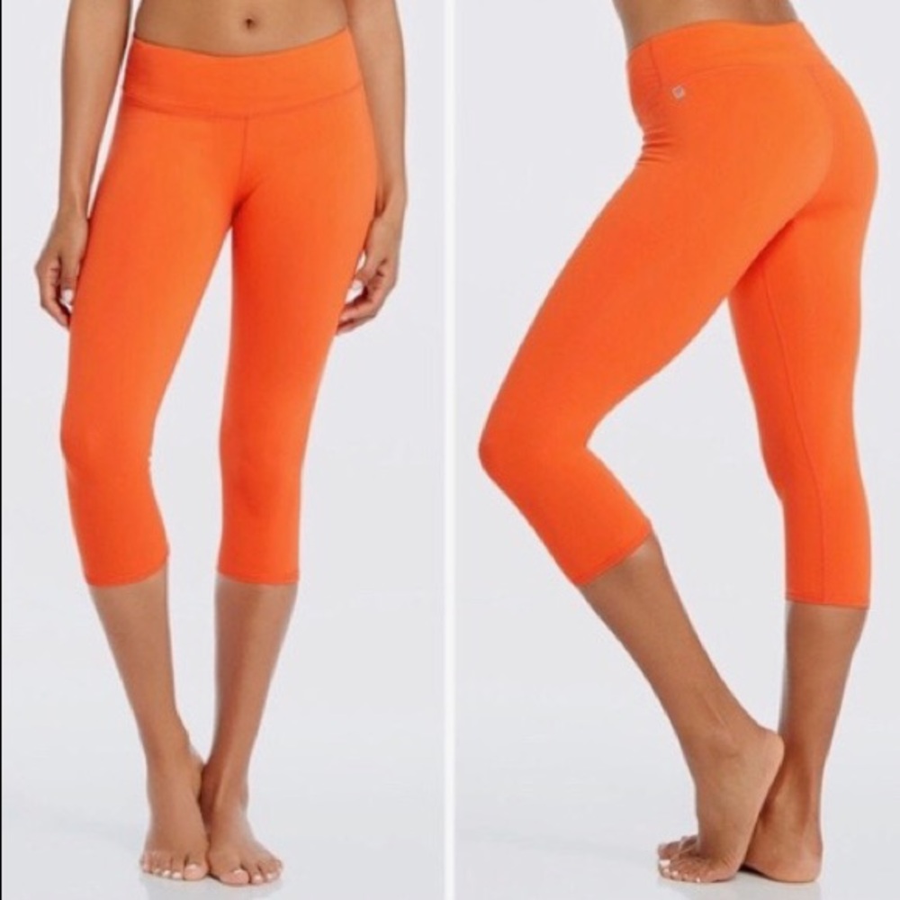 Fabletics 🍊 orange capri workout yoga pants